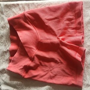 JOYLAB target Salmon workout shorts. XS crisscross band